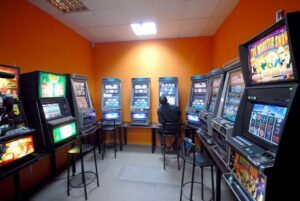 игорный зал, фото из открытых источников