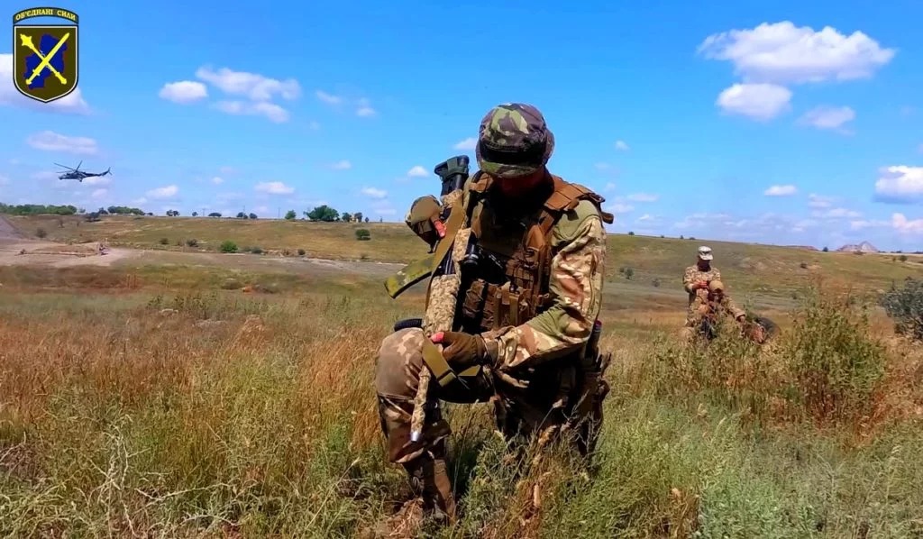 боец