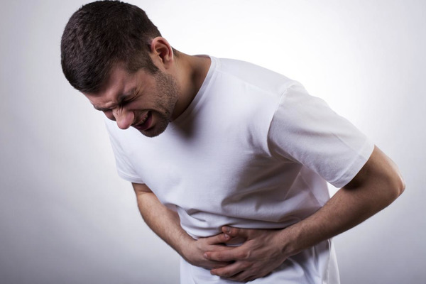 боль в животе