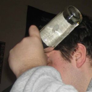 ударить по голову, фото из открытых источников