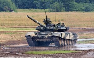 Восток атакуют танки