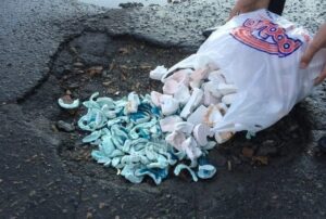 в Барнауле ямы засыпали челюстями