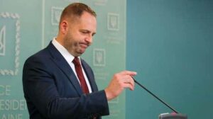 Глава Офиса президента призвал не обвинять во всех бедах Россию