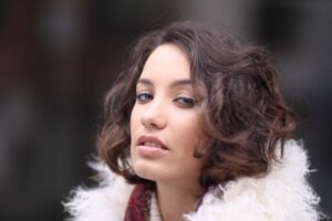 Певица Виктория Дайнеко сбила супруга на машине
