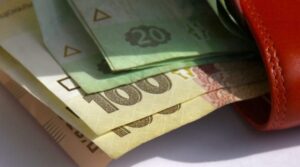 Сегодня, 24 октября, в обменниках и банках подорожала основная валюта.