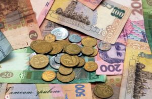 Экономия: от чего уже отказались украинцы