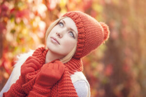 девушка в шапке