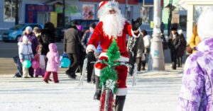 велотур в новогодних костюмах