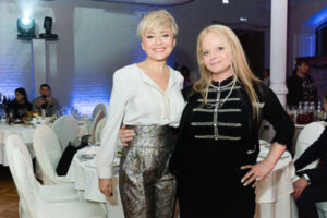 Лариса Долина