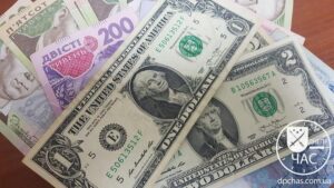 В Украине уверенно дорожают доллар и евро