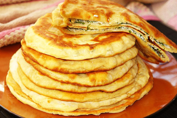 сырные лепешки с зеленым луком