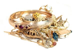 Житель Днепра нашел в почтовом ящике драгоценности