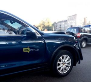 В Днепре авто &quot;намотало&quot; на электроопору