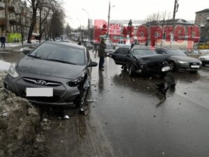 В Кривом Роге Ланос на &quot;зебре&quot; сбил человека