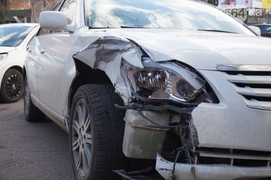 фото 0564.ua, ДТП&quot;Toyota Avalon&quot;