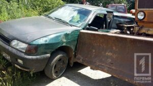 фото 1tv.kr.ua, ДТП &quot;Ford Sierra&quot; и трактор