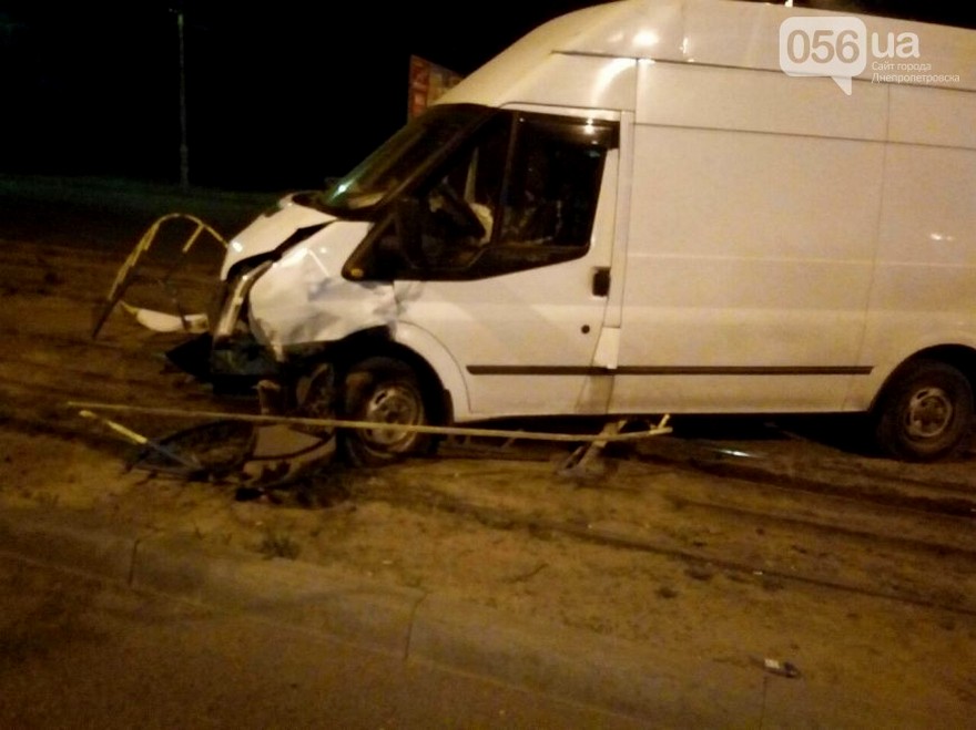 фото 056, ДТП "Ford Transit" на остановке сбил людей