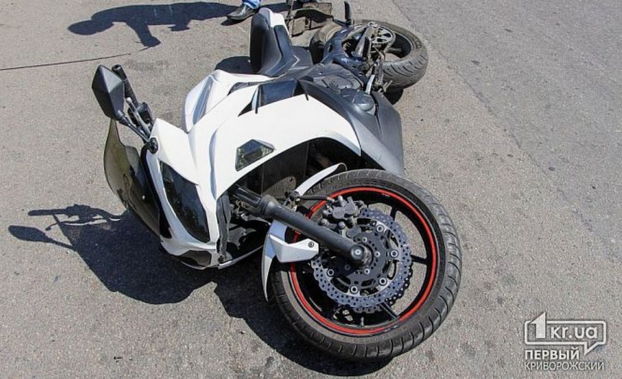 фото https://1kr.ua, ДТП мотоциклист и &quot;ВАЗ&quot;