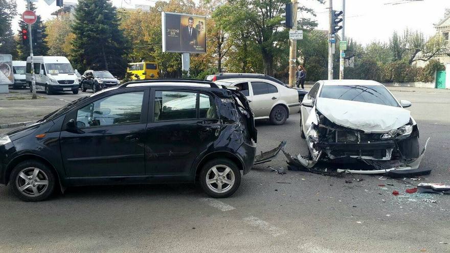 дтп в Днепре, фотоhttps://informator.dp.ua