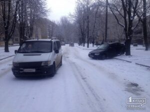 фото https://1kr.ua, ДТП &quot;ВАЗ&quot; и &quot;Mercedes-Benz Vito&quot;
