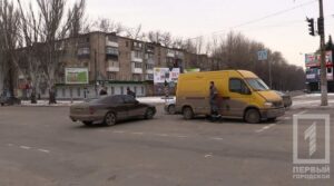 фото http://1tv.kr.ua, ДТП &quot;Mercedes-Benz&quot; и &quot;Opel&quot;
