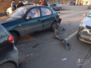 фото https://1kr.ua, ДТП четыре автомобиля