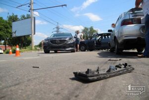 фото https://1kr.ua, Тройное ДТП