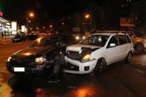 фото https://informator.dp.ua, ДТП &quot;Ford Fiesta&quot; врезался в &quot;Volkswagen Passat&quot;