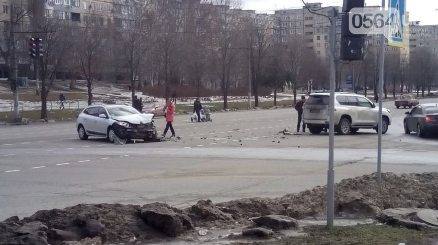 фото 0564, ДТП &quot;Toyota&quot; и &quot;Renault&quot;