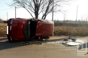 фото http://1tv.kr.ua, ДТП опрокинулся автомобиль