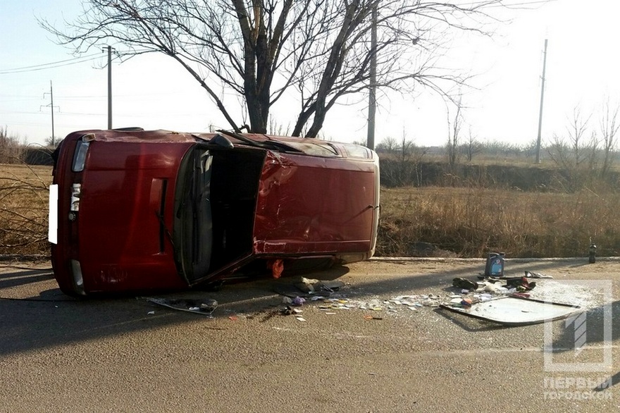 фото http://1tv.kr.ua, ДТП опрокинулся автомобиль