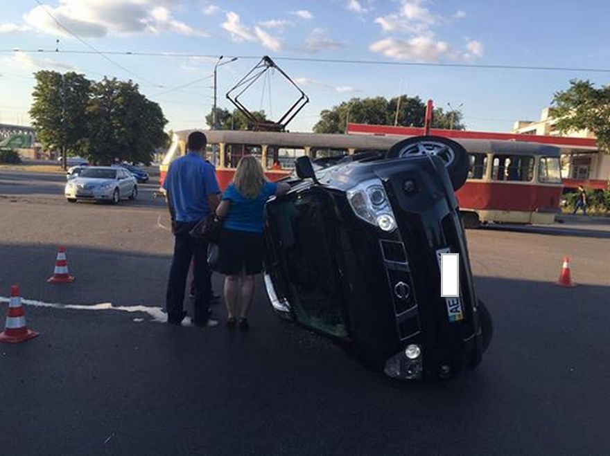 фото 056, Nissan перевернулся