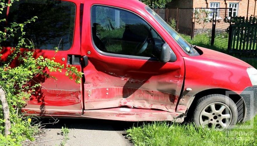 ДТП «Citroen» и «Ford», фото 1tv.kr.ua