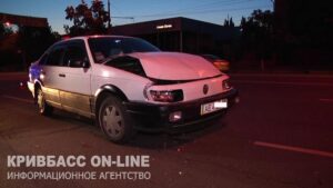 фото http://krnews.ua, ДТП &quot;Volkswagen Passat&quot; и &quot;Renault Kangoo&quot;