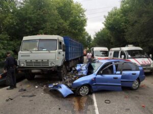«DAEWOO» занесло «КАМАЗ», фото https://1kr.ua
