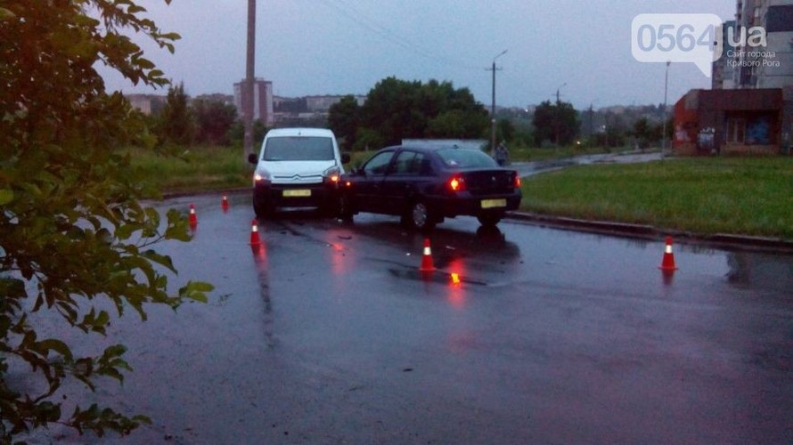 фото 0564.ua, ДТП "Citroen" и "Renault"