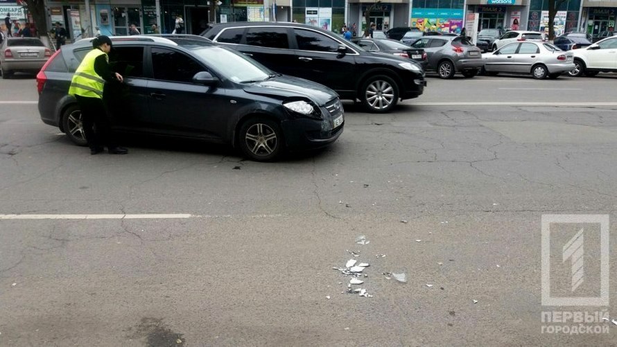 фото http://1tv.kr.ua, ДТП &quot;Лада&quot; и &quot;Kia&quot;