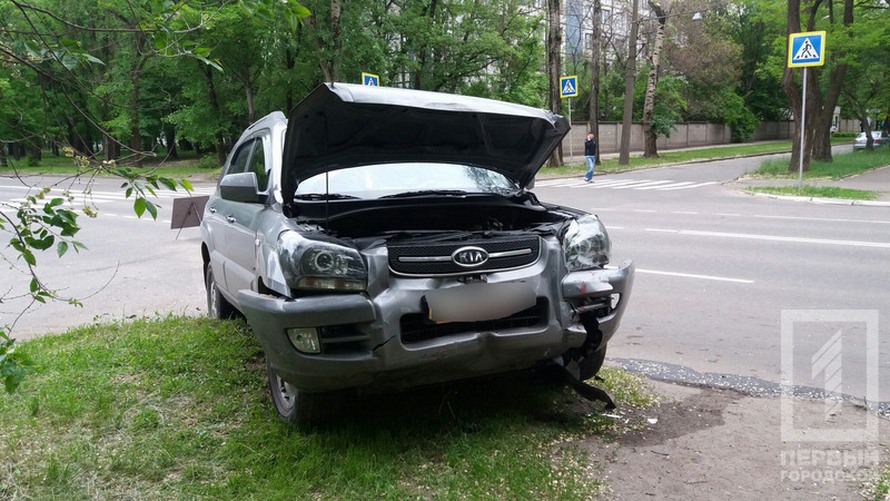 фото 1tv.kr.ua, ДТП "KIA" и "Жигули"