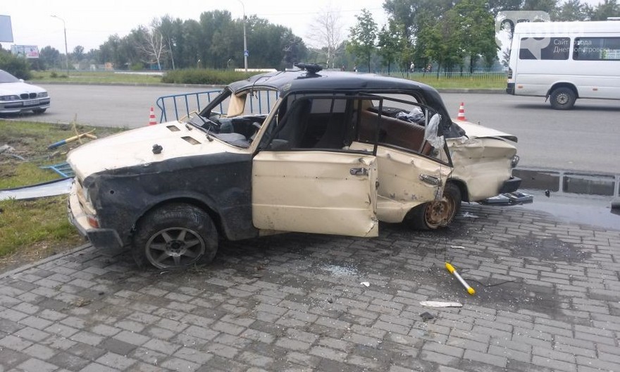 фото 056.ua, ДТП в Днепре &quot;ВАЗ-21063&quot;