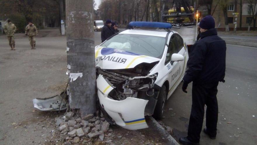 фото https://informator.dp.ua, ДТП в Днепре патрульный автомобиль