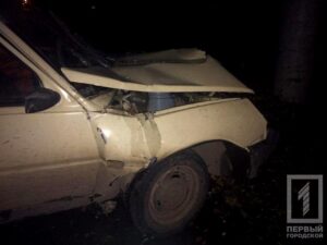 фото http://1tv.kr.ua, ДТП Таврия врезалась в столб