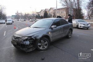 фото https://1kr.ua, ДТП &quot;Toyota&quot; и &quot;Mazda&quot;