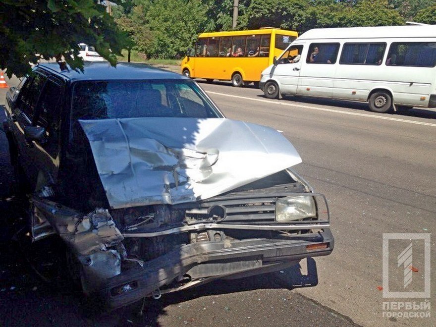 фото http://1tv.kr.ua, ДТП &quot;Volkswagen&quot; и &quot;Ford&quot;