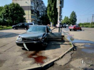 фото https://1kr.ua, ДТП AUDI И МОСКВИЧ