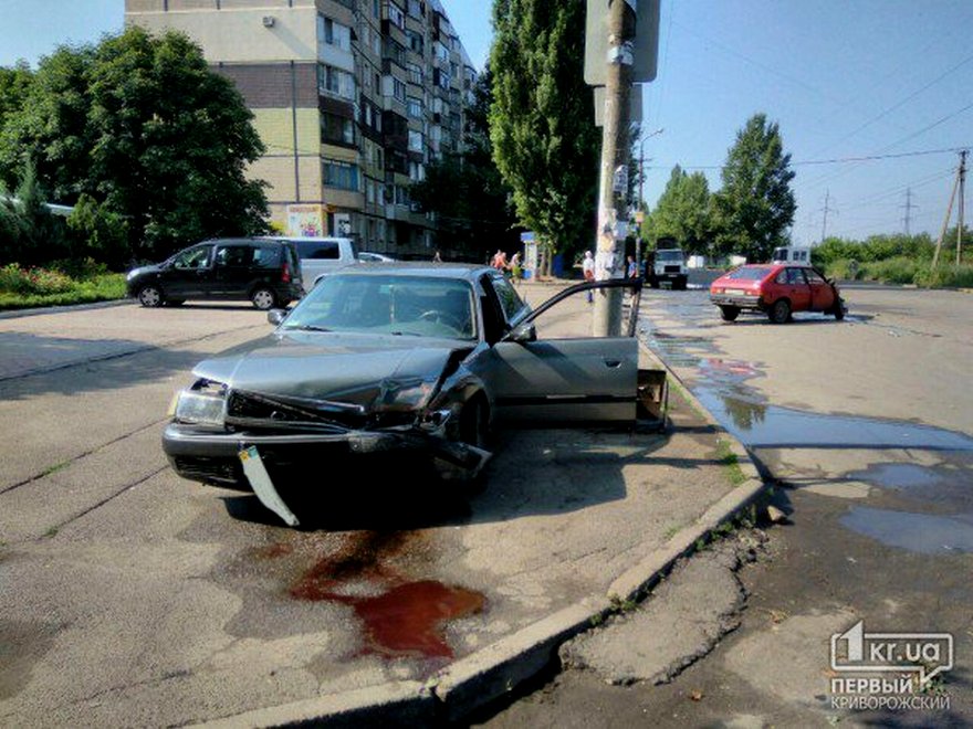 фото https://1kr.ua, ДТП AUDI И МОСКВИЧ