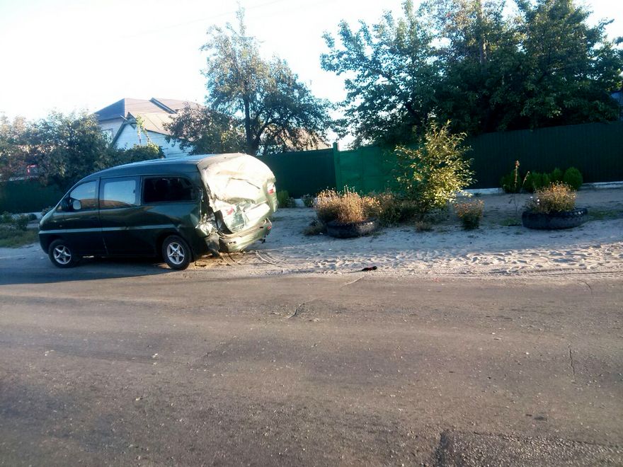 фото полиции, водитель на "Hyundai" врезался в маршрутку
