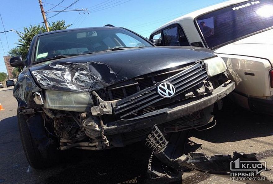фото https://1kr.ua, ДТП "Volkswagen" и "ВАЗ"