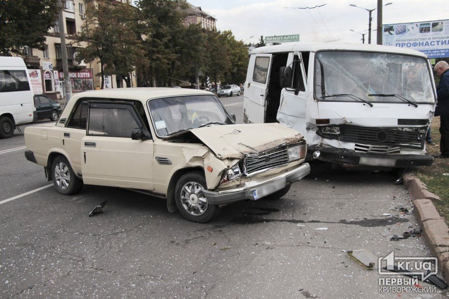 фото https://1kr.ua, тройное ДТП в Кривом Роге