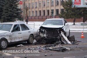 фото http://krnews.ua, ДТП возле горисполкома