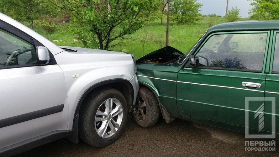 фото http://1tv.kr.ua, ДТП &quot;Nissan&quot; и &quot;ВАЗ&quot;